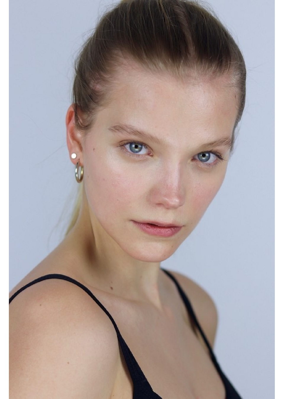 HANNAH SCHWAERZER - Digitals - Official Models NY